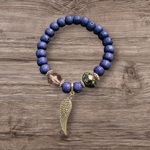 🩷3 for $15: 2 Stretchy Bead Bracelets, Navy & Silver, Angel Wing Charm, NWOT - Picture 2 of 4